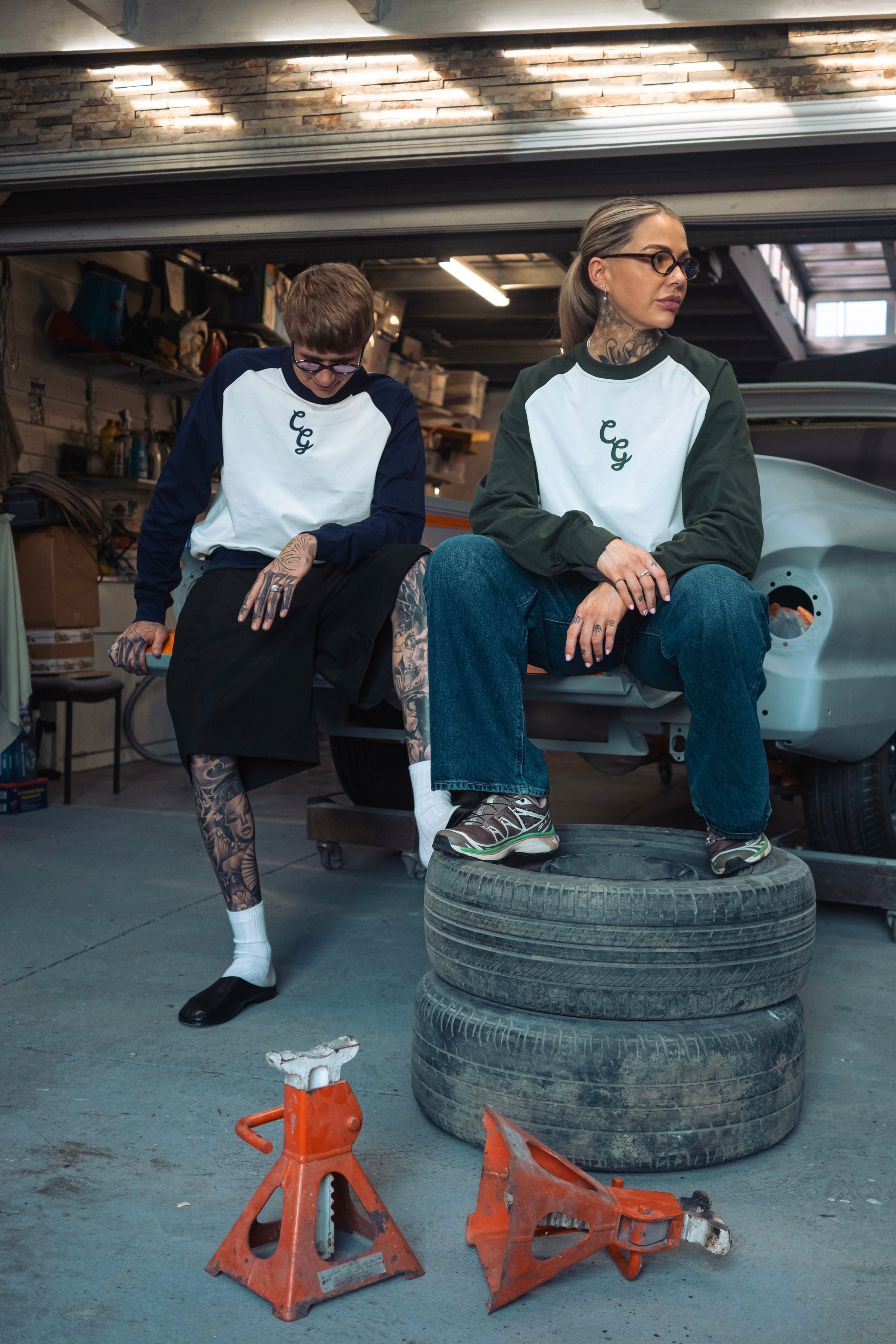 Hawk Raglan Longsleeve - Forest/White